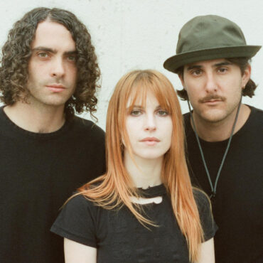 paramore-announce-intimate-nyc-show,-share-statement-on-ticketing-policy