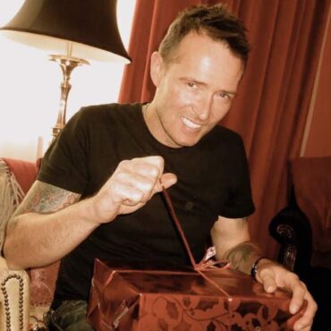 scott-weiland-widow-announces-farewell-release