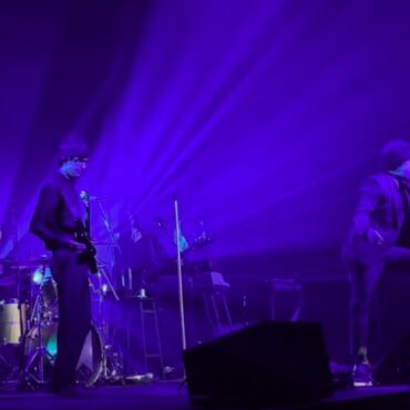 watch-the-mars-volta-reunite-for-first-show-in-a-decade