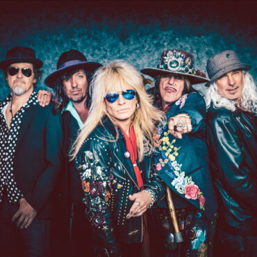 watch-hanoi-rocks’-original-lineup-reunite-for-the-first-time-in-over-40-years