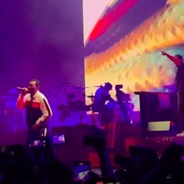 after-21-years,-gorillaz-&-del-the-funky-homosapien-did-“rock-the-house”-live-together-for-the-first-time