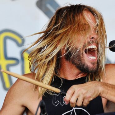 foo-fighters-announce-more-artists-for-taylor-hawkins-tribute-concert-in-la.