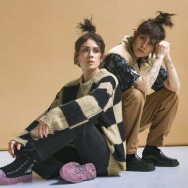 tegan-and-sara-–-“i-can’t-grow-up”