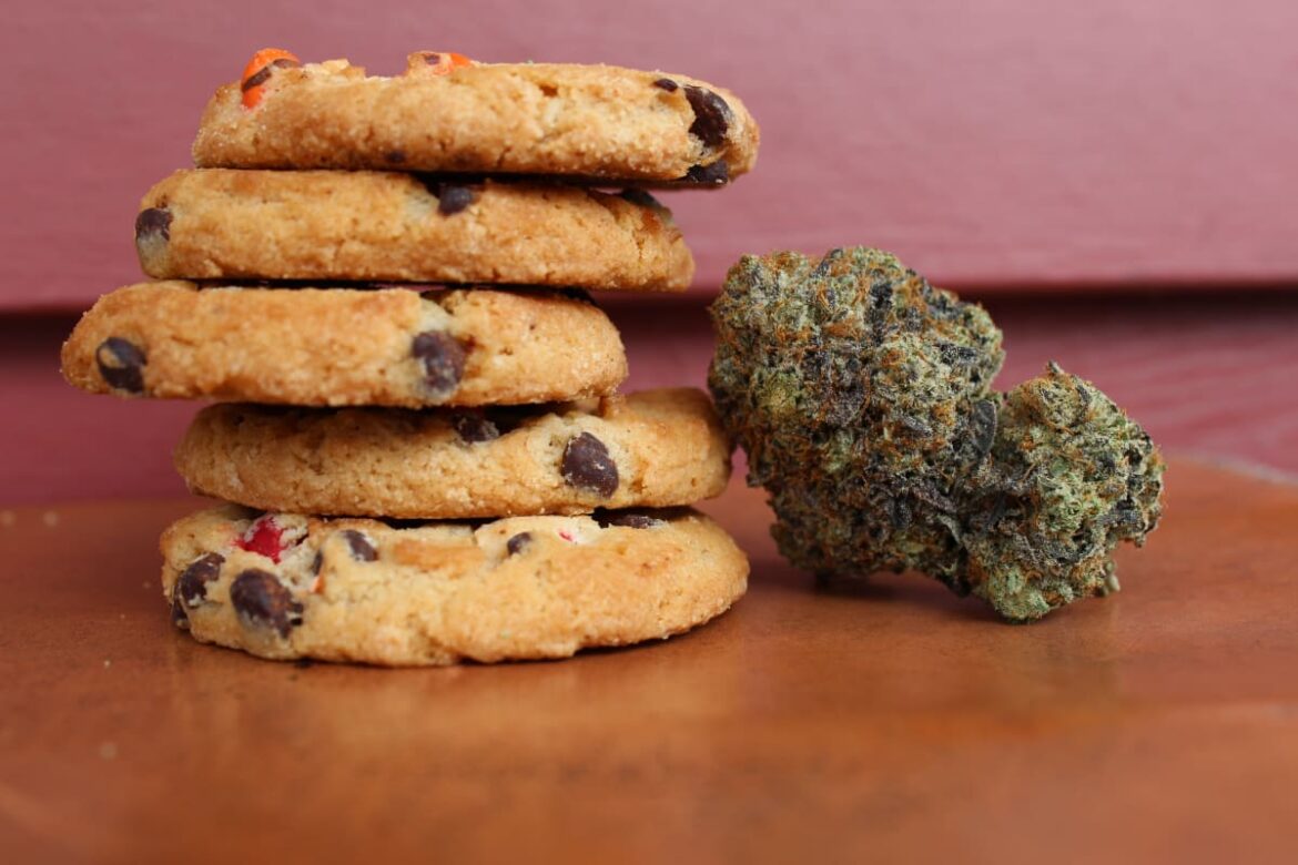 how-to-recover-from-edibles:-tips-to-cure-an-edible-hangover-and-overeating-thc