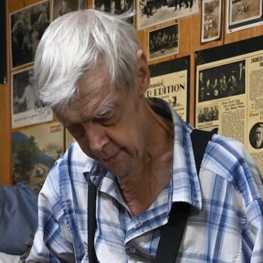 joe-bussard,-record-collector-who-preserved-early-american-blues-and-more,-dies-at-86