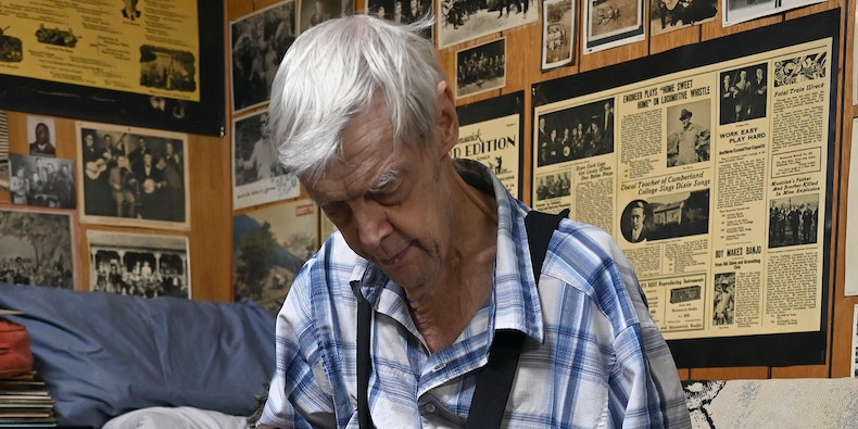 joe-bussard,-record-collector-who-preserved-early-american-blues-and-more,-dies-at-86