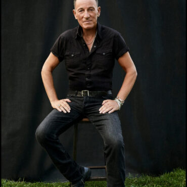 bruce-springsteen-announces-covers-album,-shares-cover-of-frank-wilson’s-“do-i-love-you”