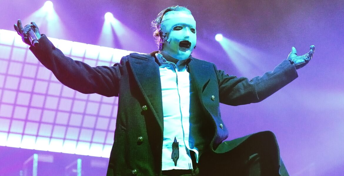 slipknot’s-corey-taylor-talks-to-elementary-schoolers-about-his-band’s-music