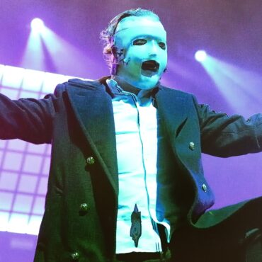 slipknot’s-corey-taylor-talks-to-elementary-schoolers-about-his-band’s-music