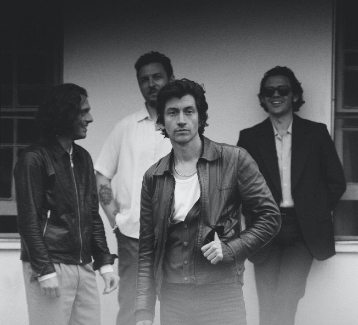 arctic-monkeys-announce-2023-north-american-arena-tour-with-fontaines-dc.