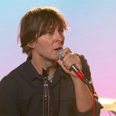 phoenix-perform-“alpha-zulu”-on-“jimmy-kimmel”