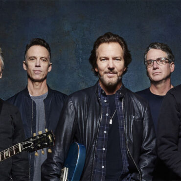 pearl-jam-appearing-on-new-album-with-rem.