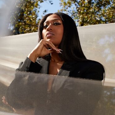 jazmine-sullivan-–-“stand-up”