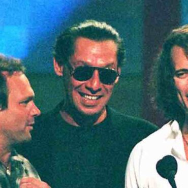 van-halen-lose-big-name-on-rumored-reunion-tour