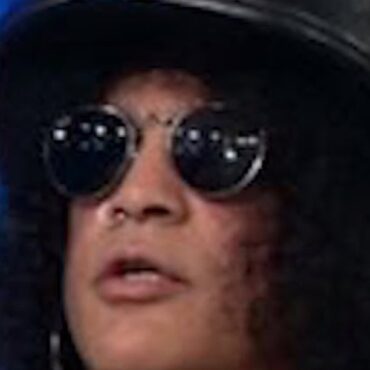 guns-n’-roses’-slash-pulled-over-by-police-in-video