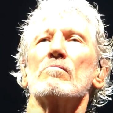 roger-waters-drops-willie-nelson-drug-bombshell