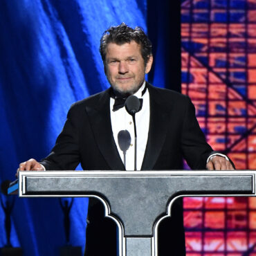 rock-hall-co-founder-jann-wenner-protests-induction-of-lawyer-who-has-not-made-“one-iota-of-difference”-in-music-history