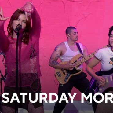 watch-muna-play-three-songs-from-their-self-titled-album-on-cbs-saturday-morning