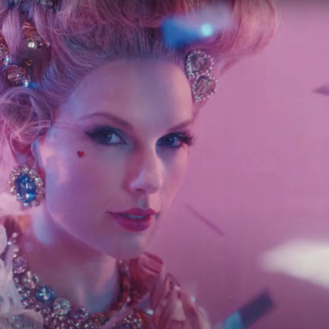taylor-swift-shares-new-video-for-“bejeweled”:-watch