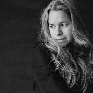 happy-birthday-natalie-merchant-(10,000-maniacs)