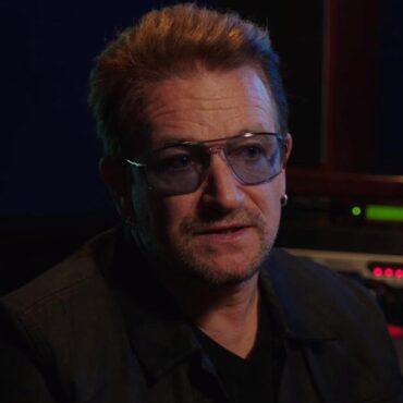 bono-to-hire-ac/dc-legend-for-u2?