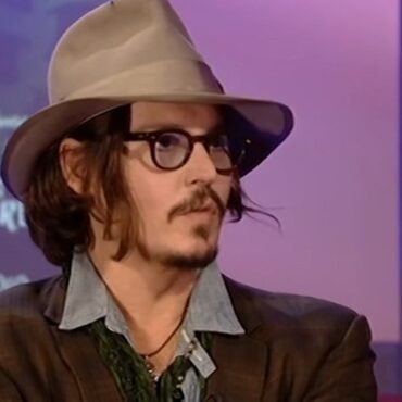 johnny-depp-helped-tool-singer-at-club