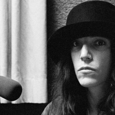 patti-smith’s-“rock-n-roll-n****r”-disappears-from-streaming-services