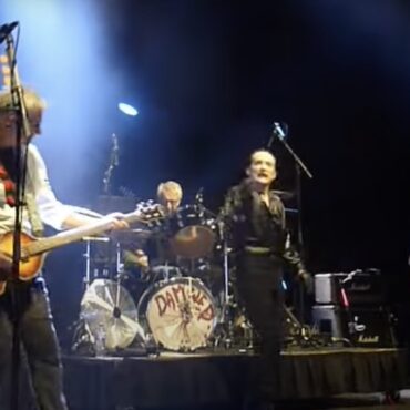 watch-the-damned’s-original-lineup-reunite-for-the-first-time-in-over-30-years