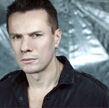 happy-birthday-larry-mullen-jr.-(u2)