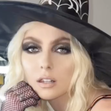 taylor-momsen-wears-scorching-halloween-outfit-in-video