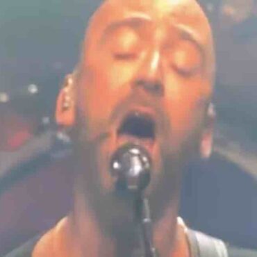 ed-kowalczyk-debuts-fake-live-after-replacing-band