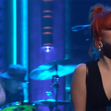 paramore-announce-north-american-tour,-perform-“this-is-why”-on-“jimmy-fallon”