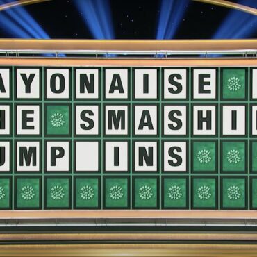 wheel-of-fortune-had-a-smashing-pumpkins-puzzle,-but-vanna-white-prefers-smashing-dumplins