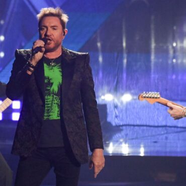 rock-hall-2022:-watch-duran-duran-play-“girls-on-film”-and-more