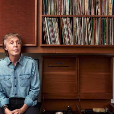 paul-mccartney-announces-vinyl-box-set-of-80-singles