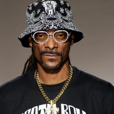 snoop-dogg-biopic-in-the-works