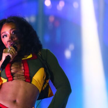 sza-announced-as-snl-musical-guest