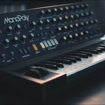 behringer-monopoly-review:-an-affordable-alternative-to-the-iconic-80s-synth