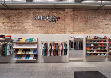 get-a-sneak-peek-into-supreme’s-new-chicago-location