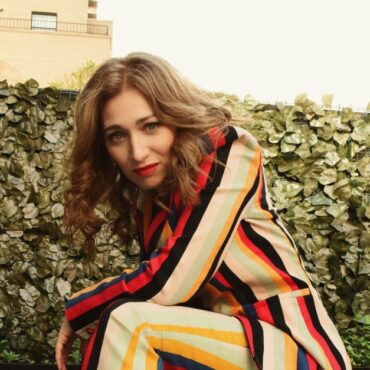 regina-spektor-reschedules-tour-dates-after-recovering-from-covid-19