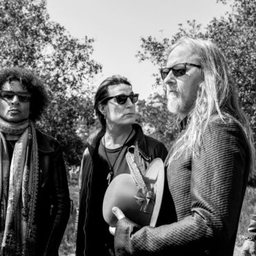 alice-in-chains-suffer-painful-loss-after-tour