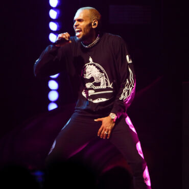 amas-reportedly-scrapping-chris-brown’s-michael-jackson-tribute-at-the-last-minute