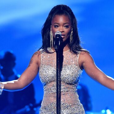 ari-lennox-performs-“waste-my-time”-at-the-2022-soul-train-awards:-watch