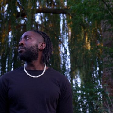 bloc-party’s-kele-okereke-announces-new-solo-album,-shares-new-single-“vandal”