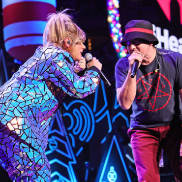 watch-wheatus’-brendan-brown-join-jax-on-“teenage-dirtbag”-at-z100-jingle-ball