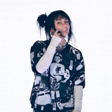 watch-billie-eilish-sing-“have-yourself-a-merry-little-christmas”-at-hometown-show