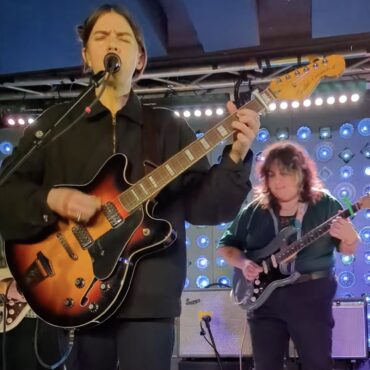 watch-palehound’s-ellen-kempner-rock-out-with-tomberlin-in-brooklyn