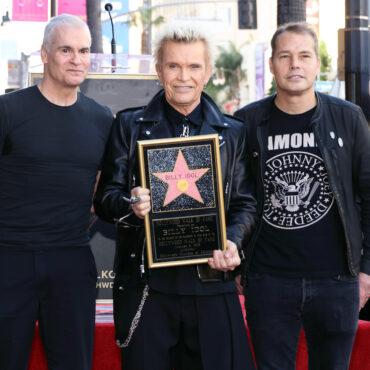 watch-henry-rollins-speak-at-billy-idol’s-hollywood-walk-of-fame-ceremony