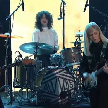 watch-alvvays-make-their-late-night-tv-debut-performing-“belinda-says”-on-“the-tonight-show”