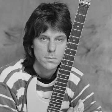 jeff-beck,-grammy-winning-guitarist,-dies-at-78